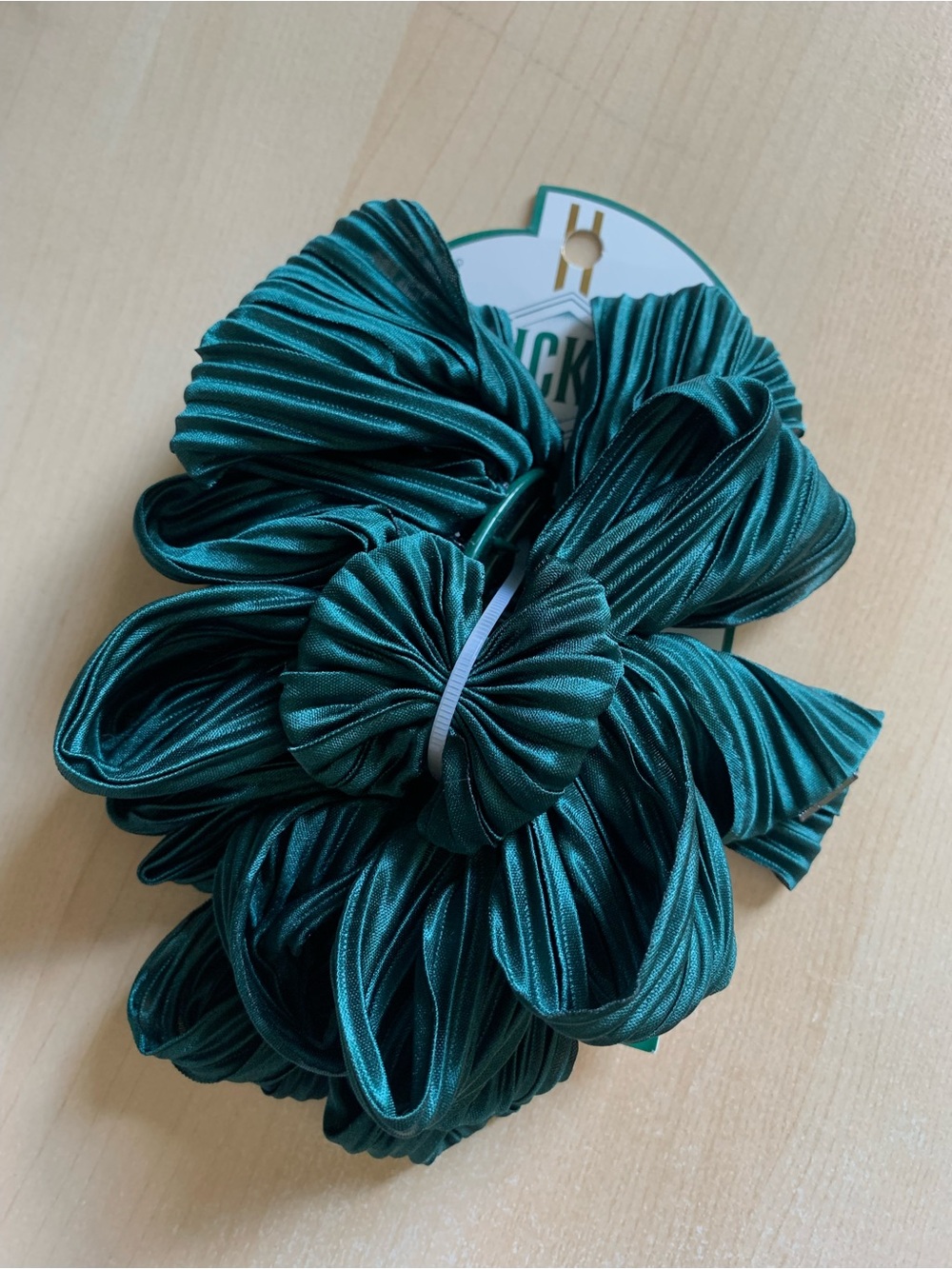 WICKED scünci Pleated Satin Scrunchie Set - Emerald Green